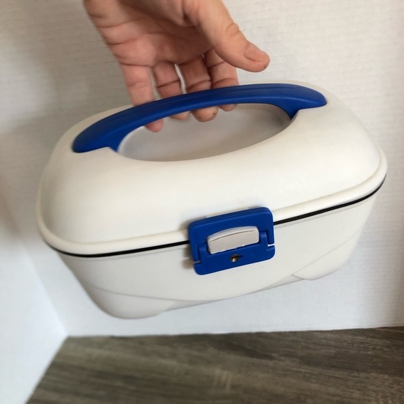 90s Yves Rocher Hard Sided Locking Makeup Case - Picture 8 of 9